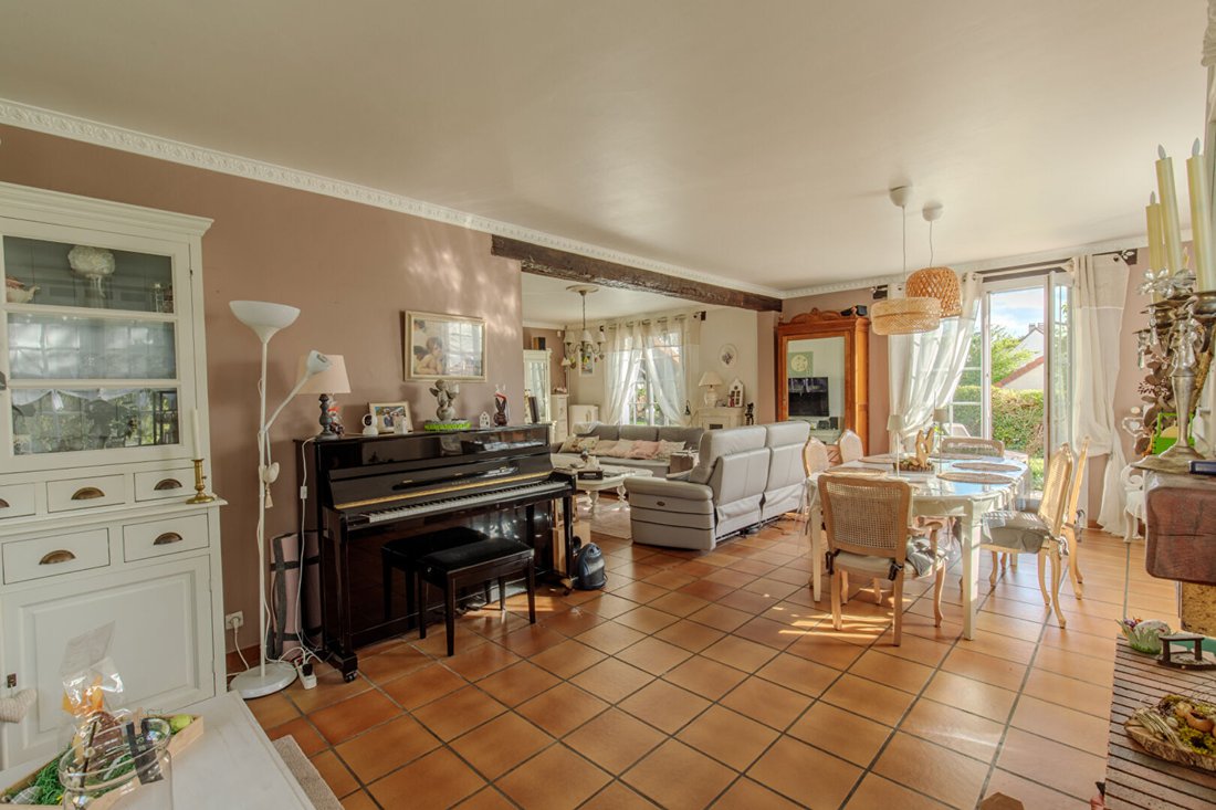 Villa in Gaillon-sur-Montcient, Ile-de-France, France 5 - 18405965