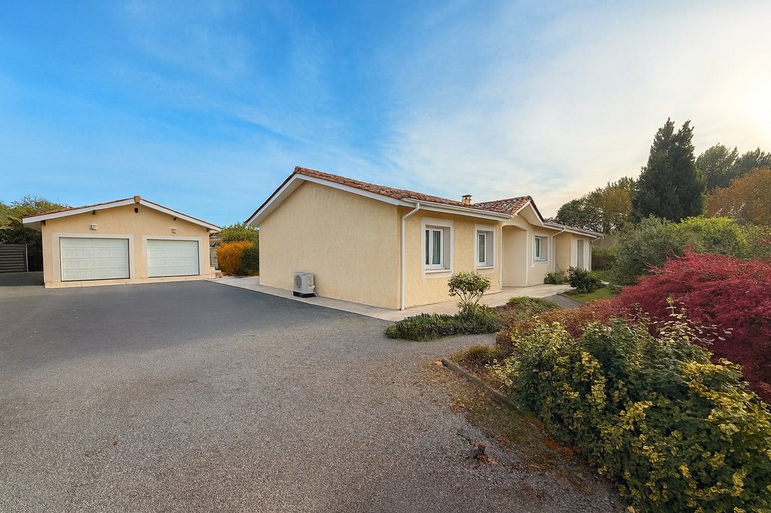 Villa in Salles, Nouvelle-Aquitaine, France 4 - 18405389