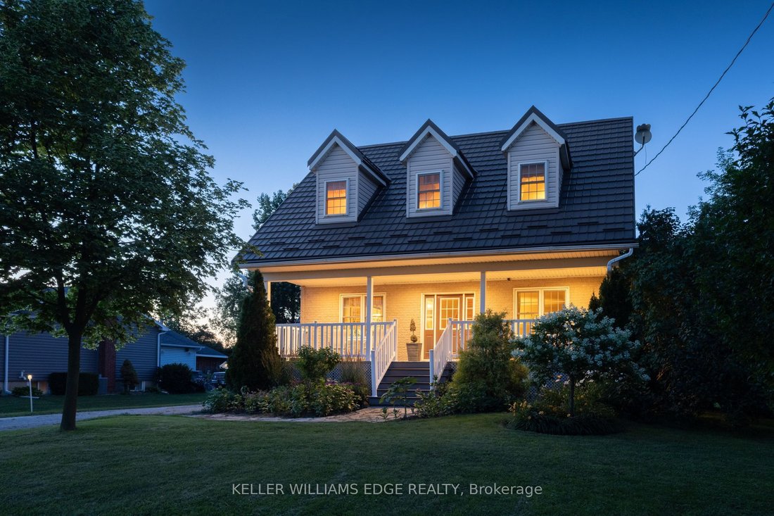 House in Hamilton, Ontario, Canada 1 - 18408926