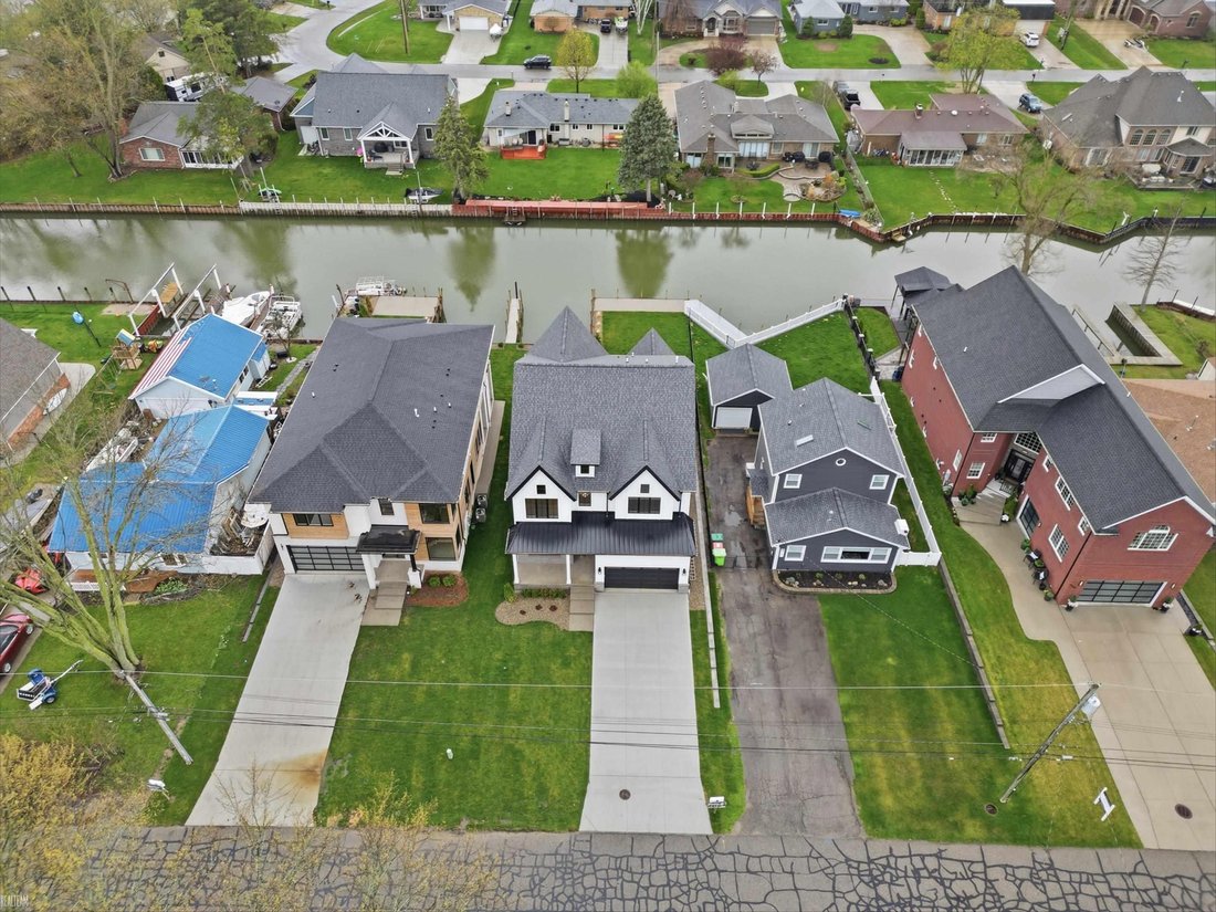 House in Mount Clemens, Michigan, United States 2 - 18411550