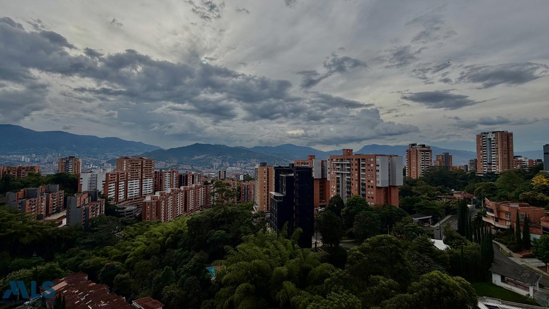Apartment in Envigado, Antioquia, Colombia 2 - 18403693