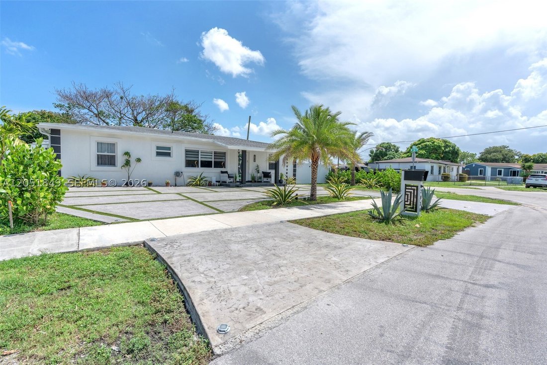 House in Opa-locka, Florida, United States 4 - 18407419