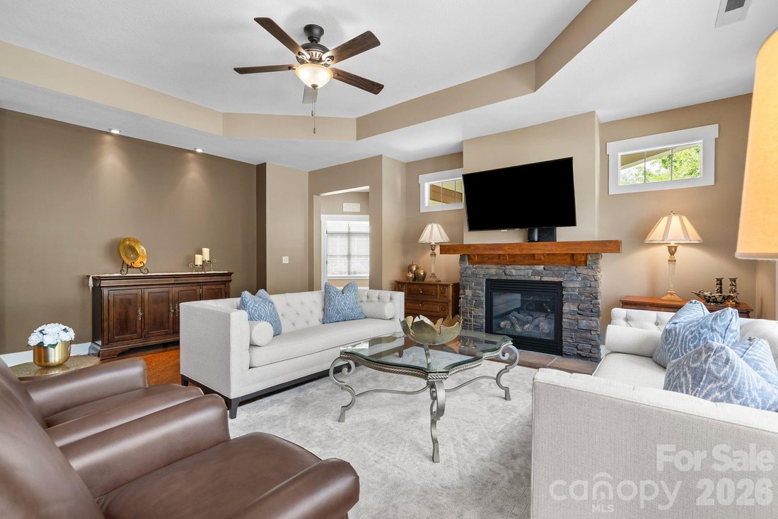 Townhouse in Candler, North Carolina, United States 2 - 18404829