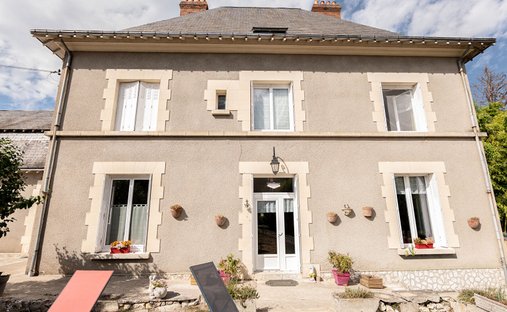 Villa in Arrondissement of Romorantin-Lanthenay, Centre-Val de Loire, France 1