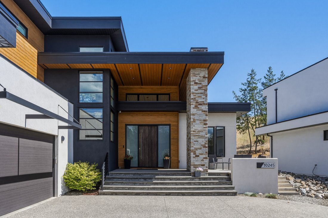 House in Lake Country, British Columbia, Canada 2 - 18406550