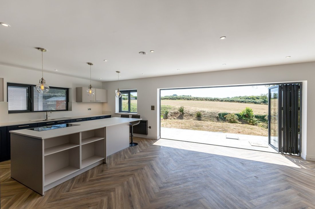 Bungalow in Northern Ireland 5 - 18406772