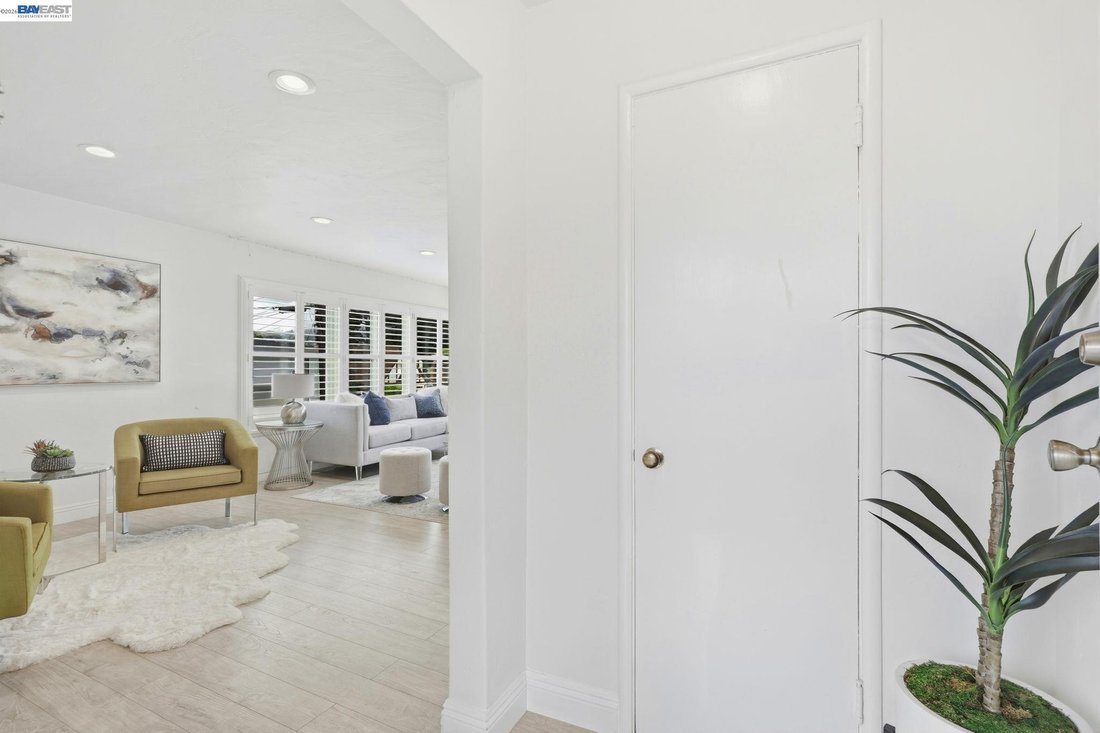 House in San Bruno, California, United States 5 - 18407410