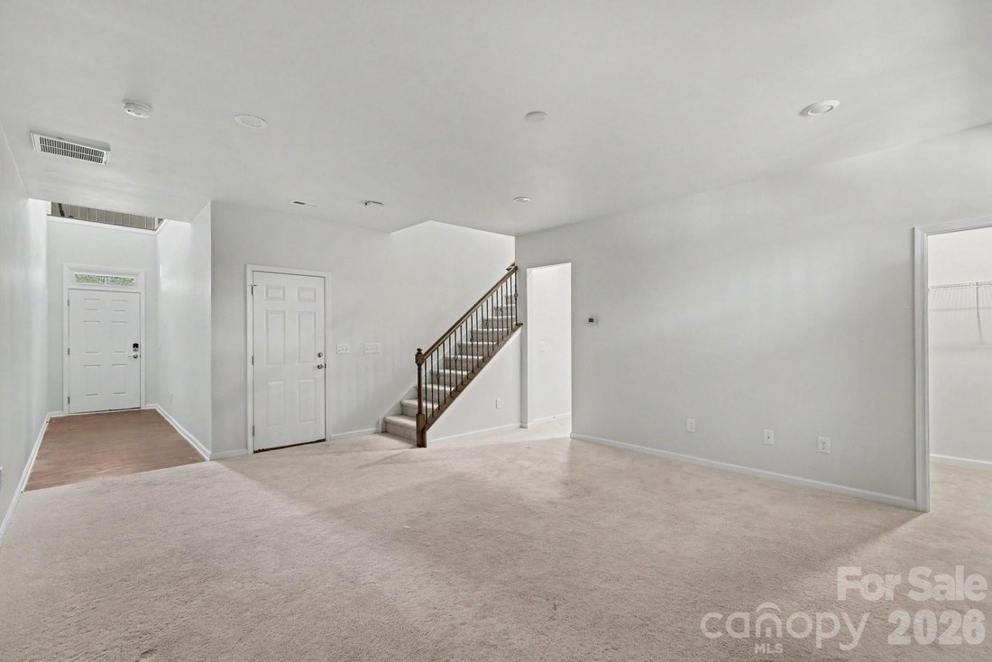 Charlotte, North Carolina, United States 5 - 18412802
