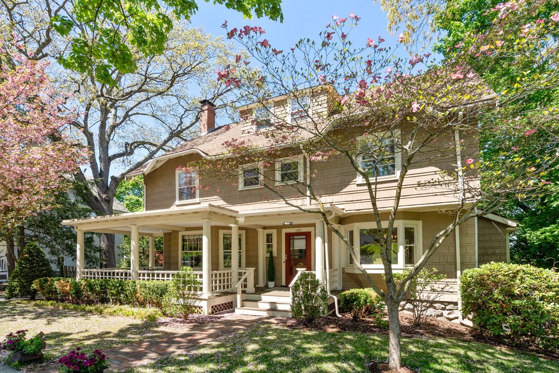 House in Newton, Massachusetts, United States 2 - 18404415