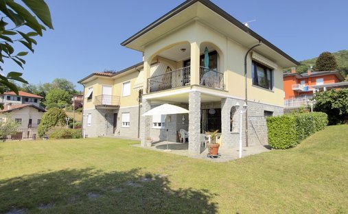 House in Luino, Lombardy, Italy 1