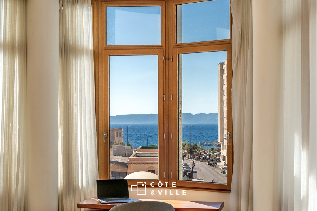 Apartment in Endoume, 7e Arrondissement, Marseille 2 - 18411671