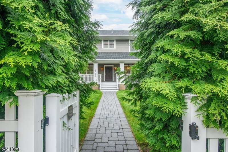 House in Montclair, New Jersey, United States 3 - 18403928