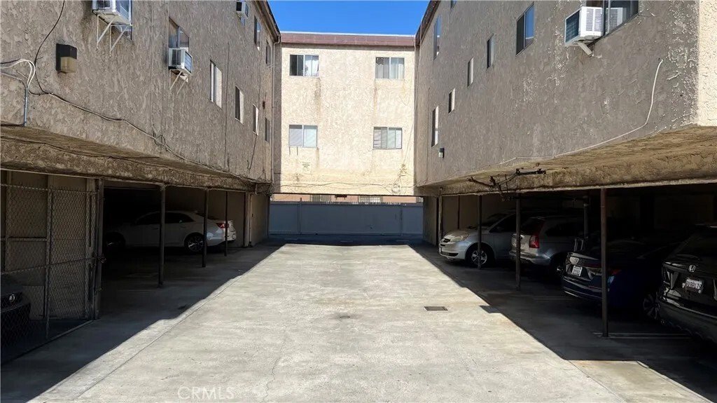 Los Angeles, California, United States 2 - 18408390