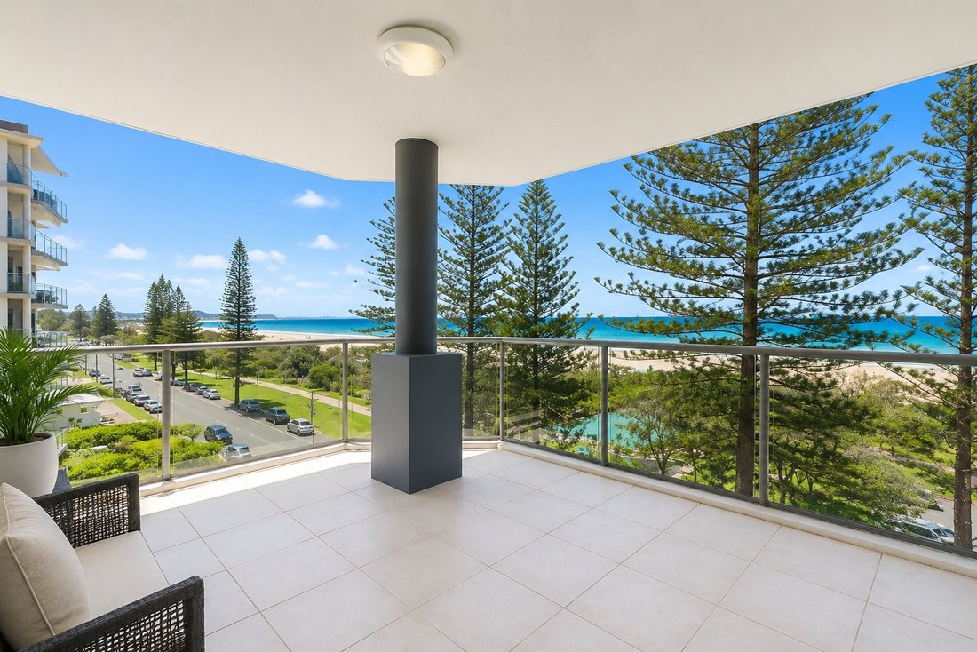Apartment in Bilinga, Queensland, Australia 1 - 18405176