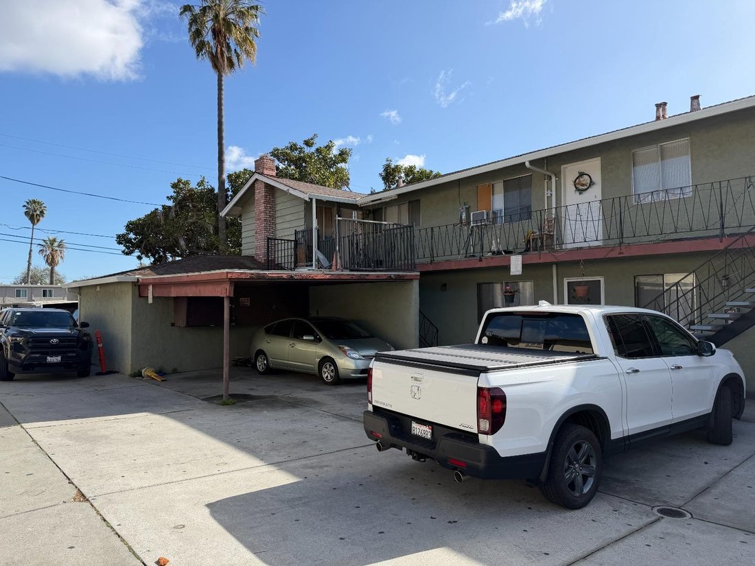 Sunnyvale, California, United States 5 - 18407589