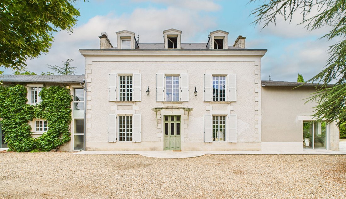 Villa in Avanton, Nouvelle-Aquitaine, France 1 - 18405262