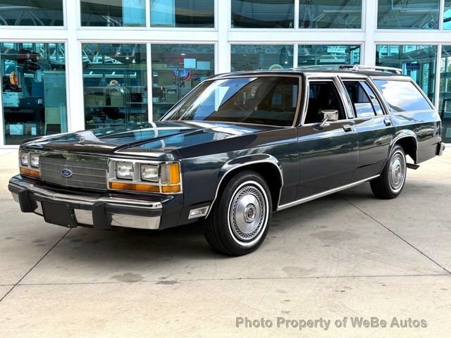 Ford Crown Victoria in Calverton, NY, United States 1 - 18414916