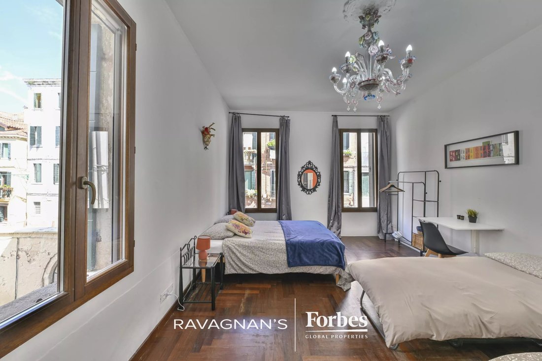 Apartment in Dorsoduro, Venice, Italy 2 - 18404472