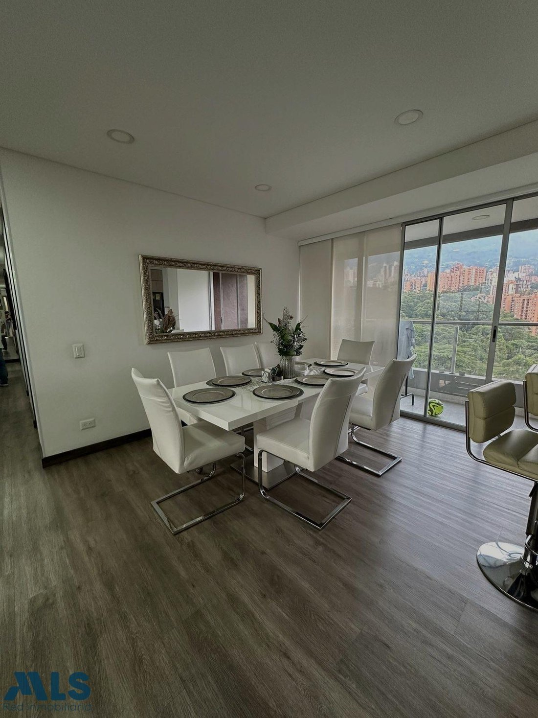 Apartment in Medellín, Antioquia, Colombia 3 - 18403435