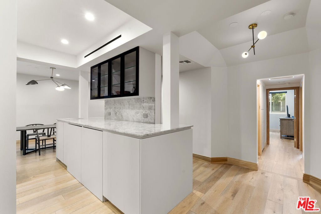 Condo in Los Angeles, California, United States 4 - 18407703