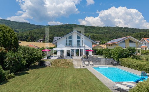 House in Givrins, Vaud, Switzerland 1