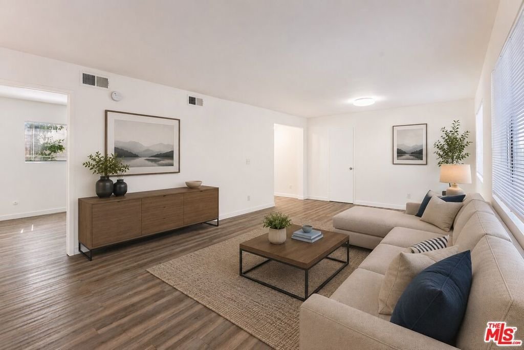 Los Angeles, California, United States 5 - 18407680