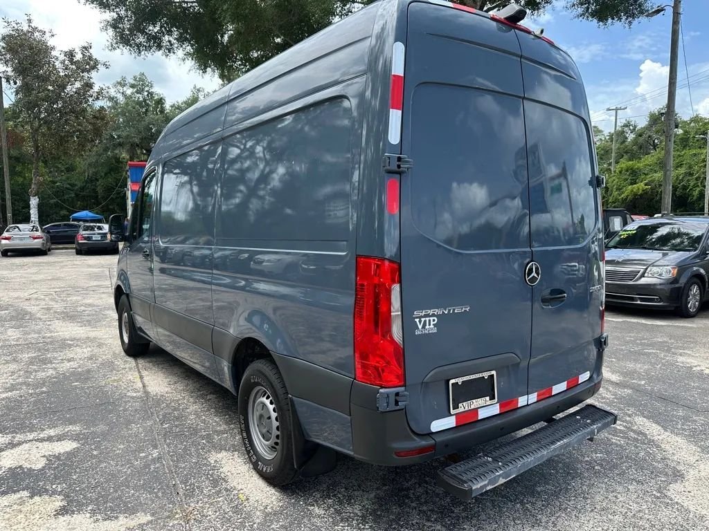 Tallahassee, FL, United States 4 - 18338377