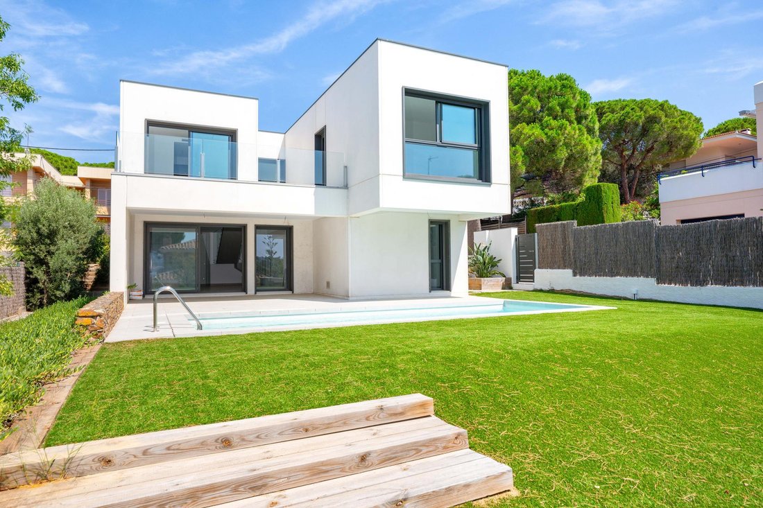 Villa in Llanca, Catalonia, Spain 4 - 18403104