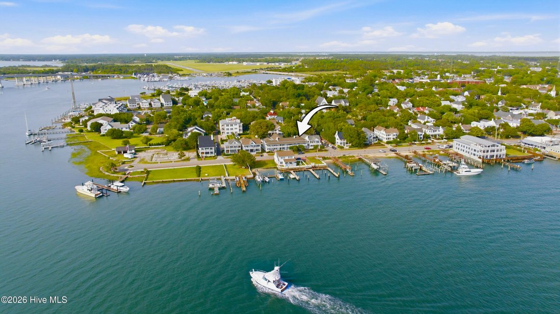 Townhouse in Beaufort, North Carolina, United States 5 - 18403226