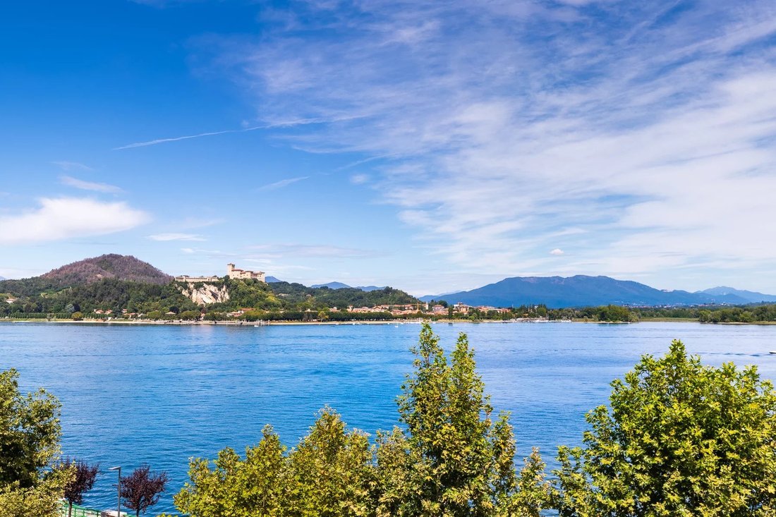 Apartment in Arona, Piedmont, Italy 3 - 18418356