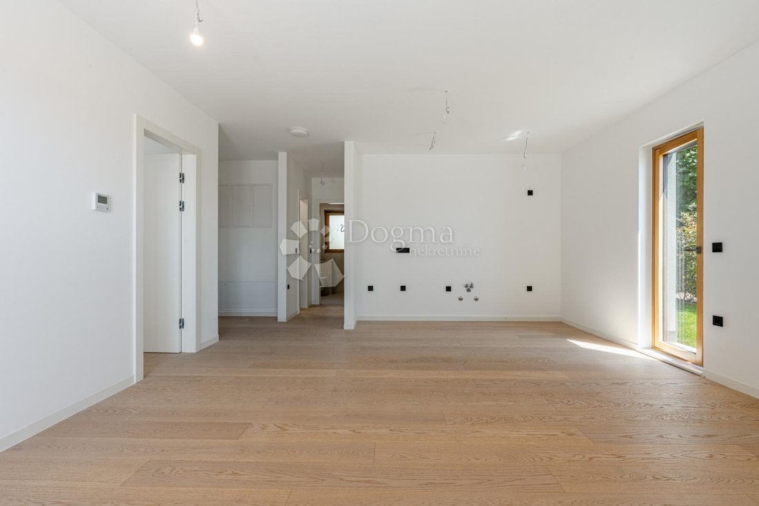 Apartment in Mjesni odbor Kantrida, Grad Rijeka, Primorje-Gorski Kotar County 2 - 18408325