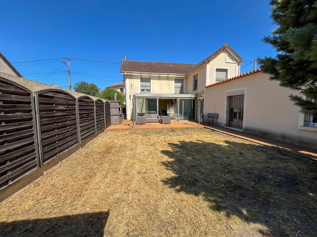 House in Thiellement, Le Raincy, France 2 - 18405116