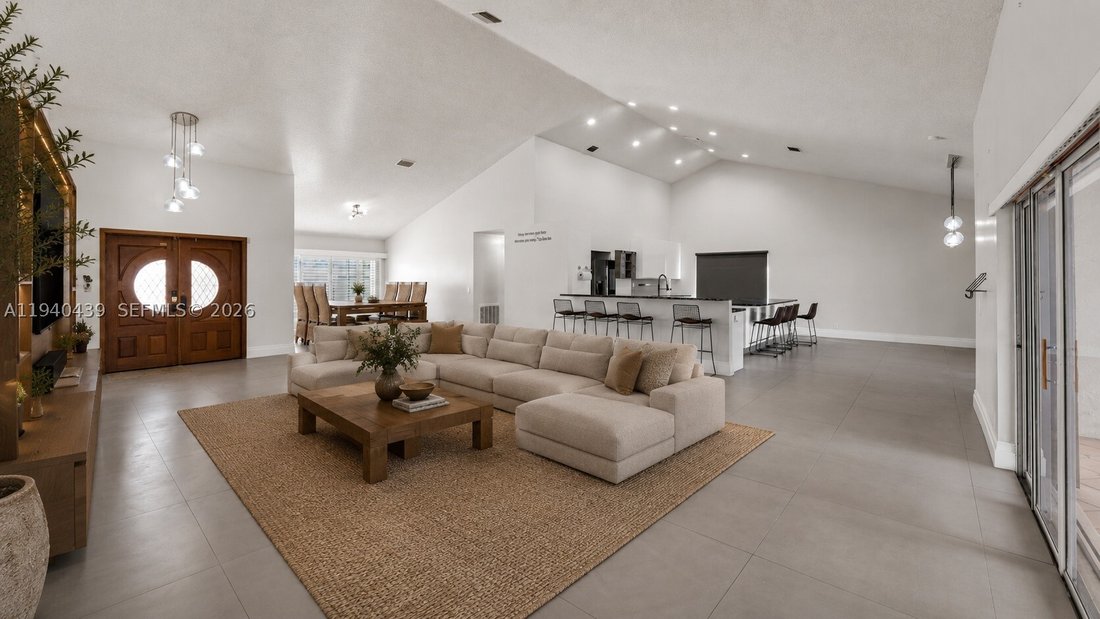 Maison à Pembroke Pines, Floride, États-Unis 1 - 16895895