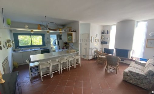 Villa in Center, Massa, Italy 1