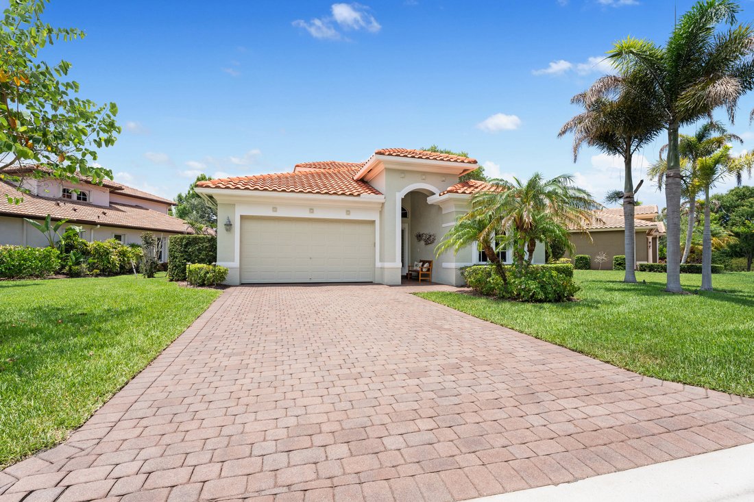 Palm City, Florida, United States 2 - 18412340