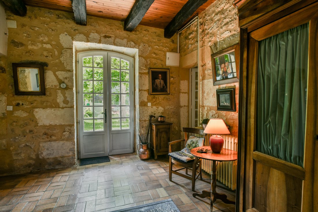 Villa in Saint-Capraise-de-Lalinde, Nouvelle-Aquitaine, France 4 - 18405760