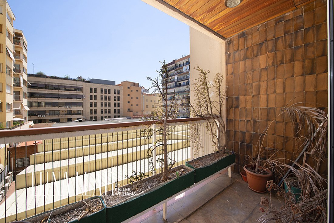 Apartment in Eixample, Barcelona, Spain 1 - 18411190