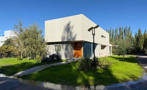 House in Neuquen, Neuquen, Argentina 1