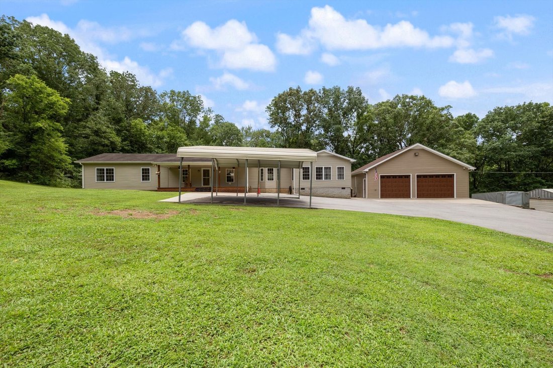House in Springfield, Tennessee, United States 1 - 18411405