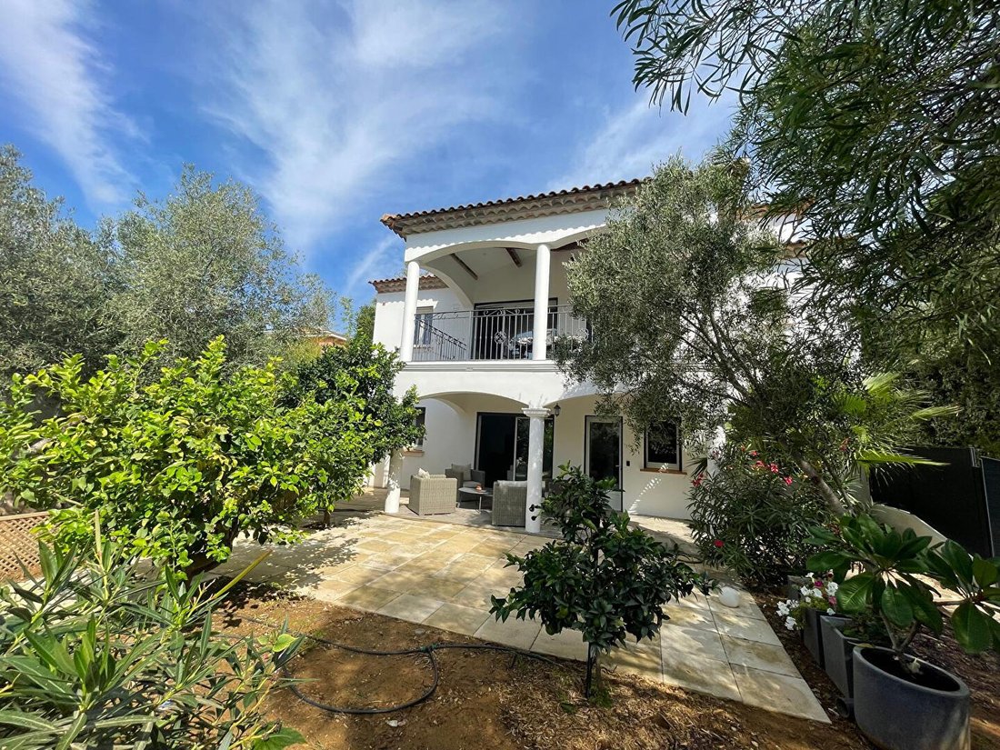Villa in Nord, Cavalaire-sur-Mer, France 2 - 18405479