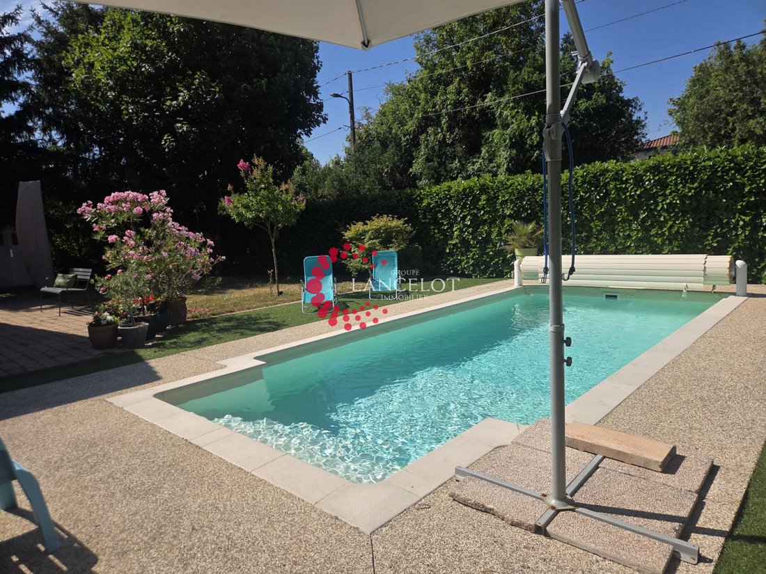 House in Sainte-Foy-lès-Lyon, Auvergne-Rhône-Alpes, France 2 - 18411748