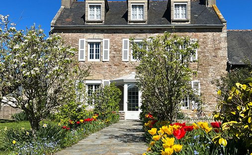 Villa in Ploubalay, Beaussais-sur-Mer, France 1