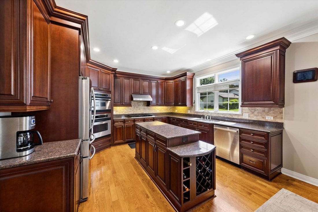 House in Downers Grove, Illinois, United States 4 - 18415797