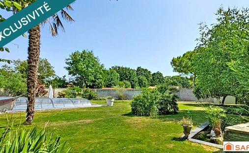 Land in Saint Maurice-Fetilly, La Rochelle, France 1