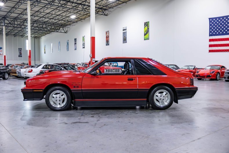 Coupe in Plainfield, United States 4 - 18411025