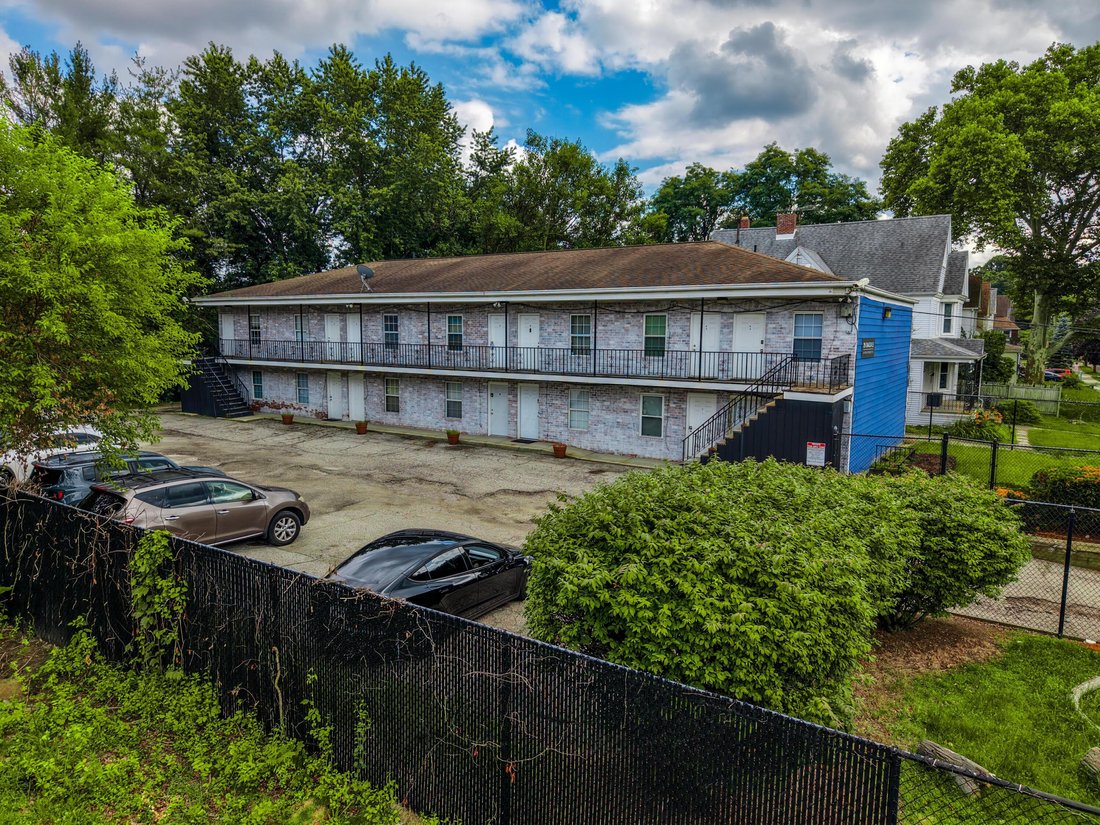 Akron, Ohio, United States 2 - 18407964
