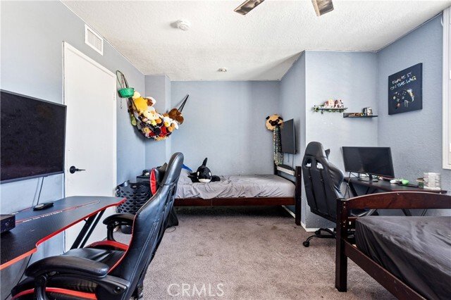 Moreno Valley, California, United States 5 - 18406339