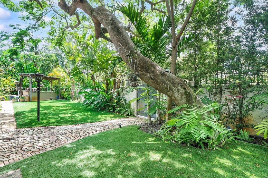 House in Miami, Florida, United States 3 - 18330658
