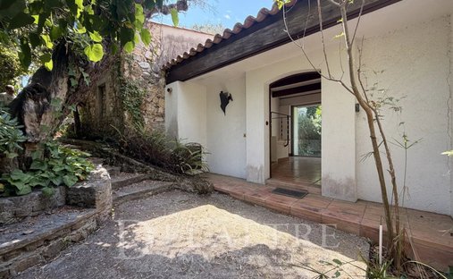 Villa in La Constance-Le Puy, Antibes, France 1