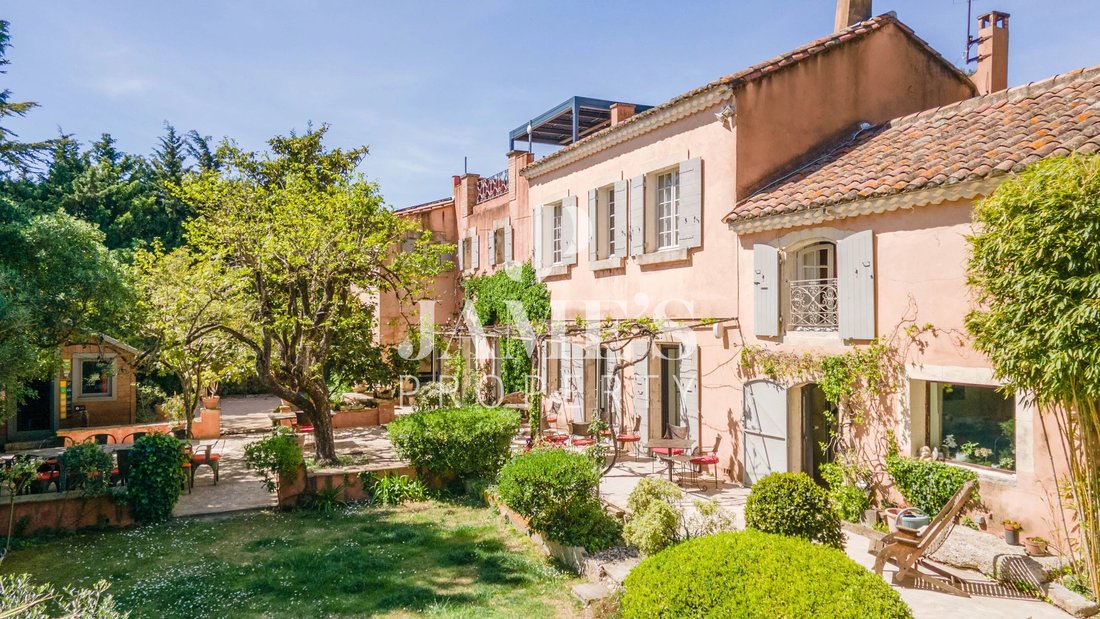 House in Paradou, Provence-Alpes-Côte d'Azur, France 1 - 18406875